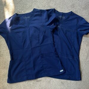 Set of 2 women’s scrub tops